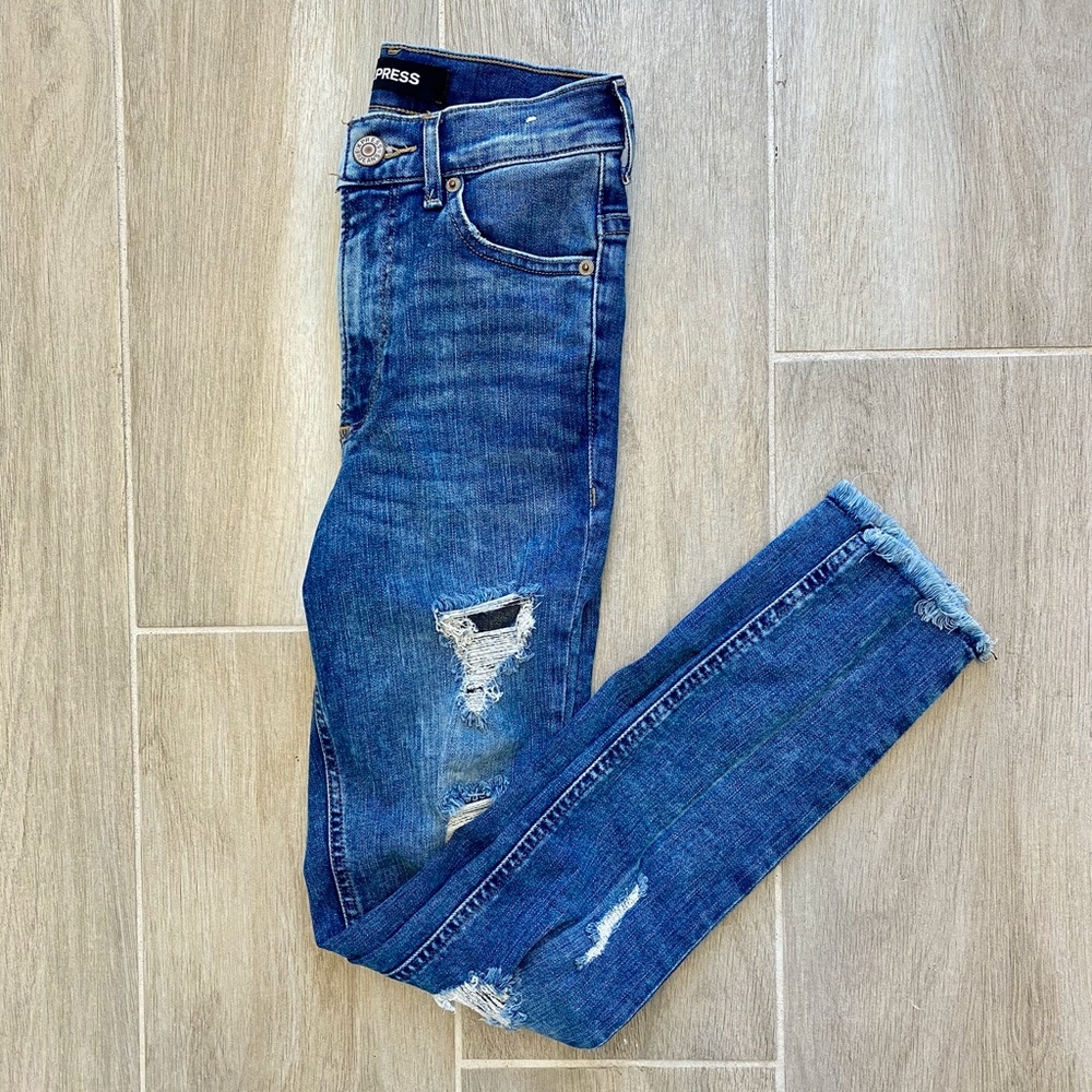 Express High Rise Distressed Jeans - Picture 3 of 8